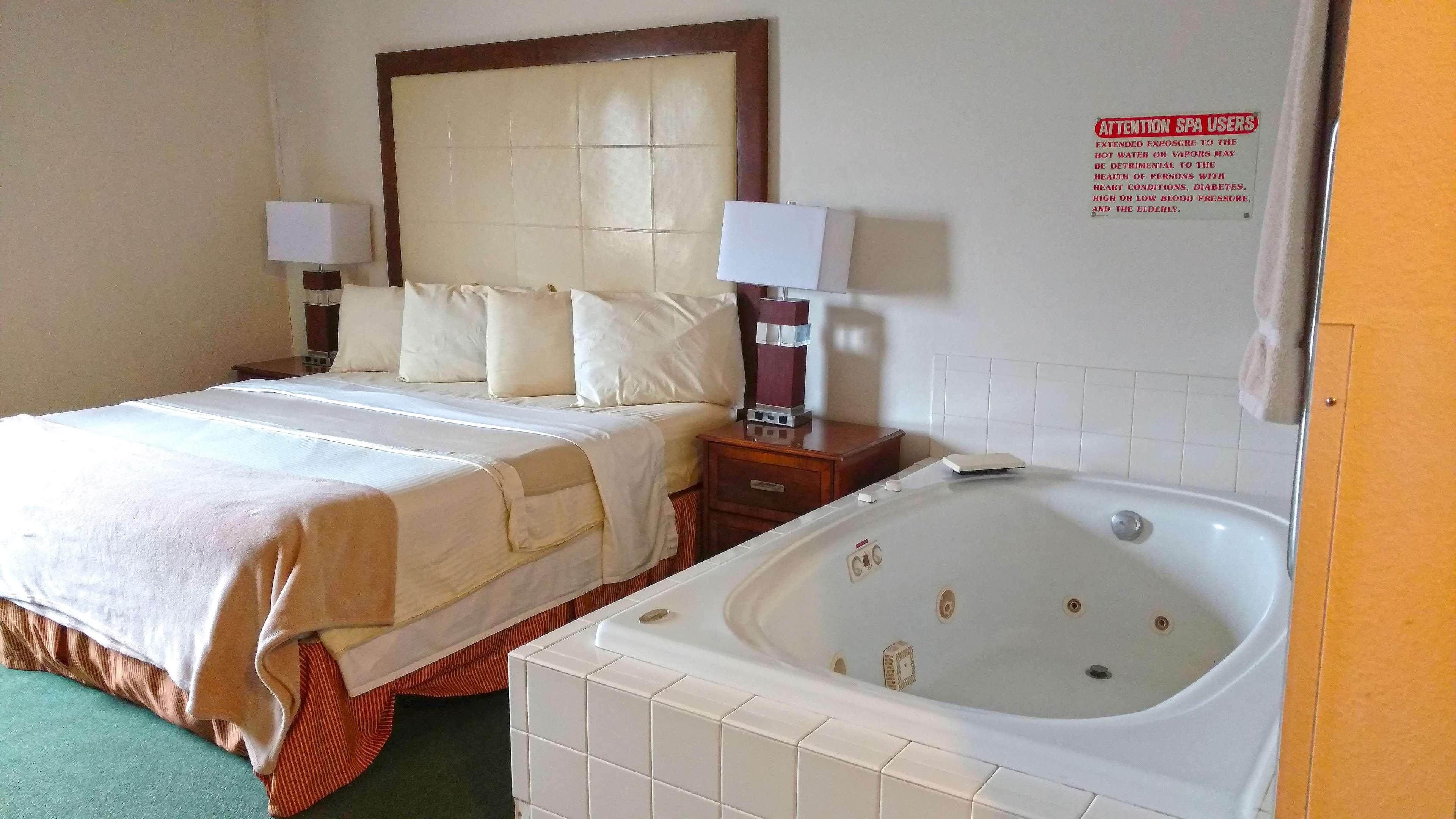 Americas Best Value Inn Zumbrota Экстерьер фото